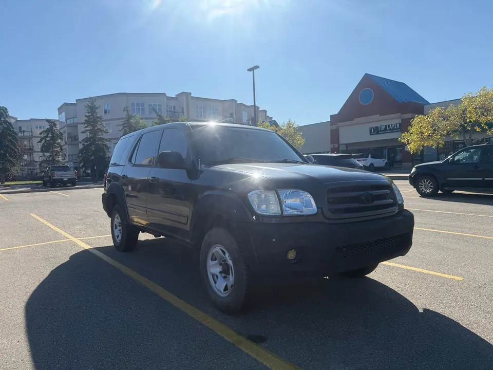 Toyota Sequoia 2004 photo 2