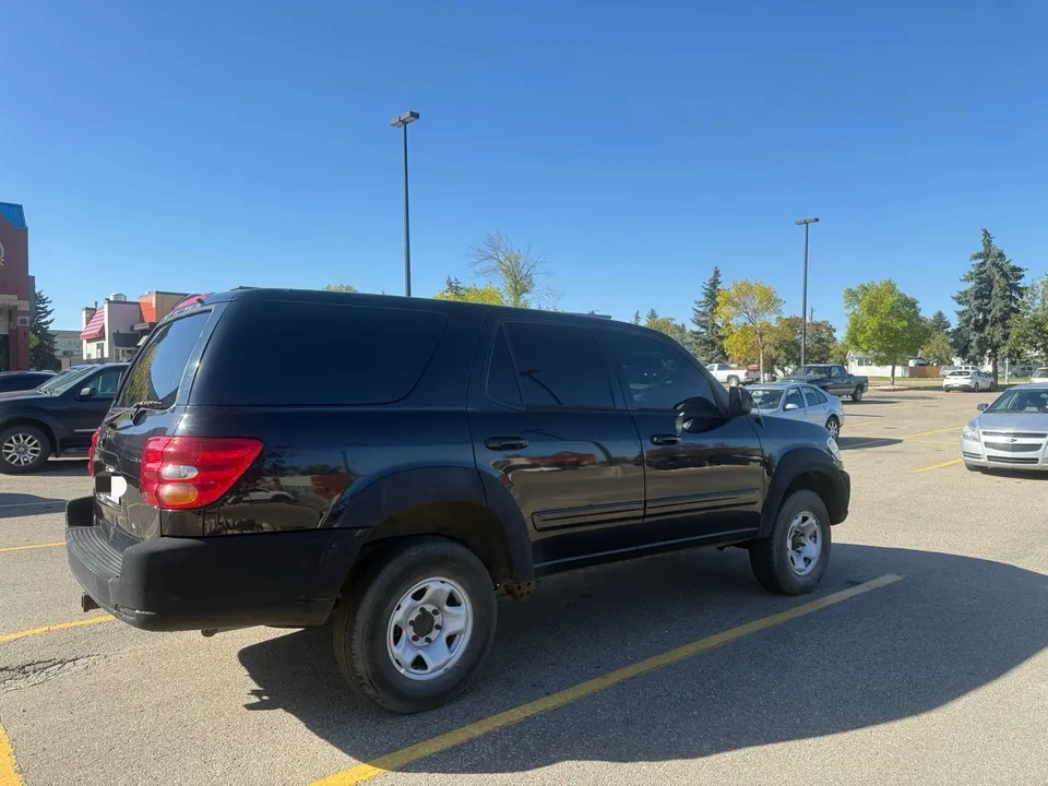 Toyota Sequoia 2004 photo 3