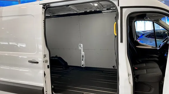 Ford Transit 2025 photo 4