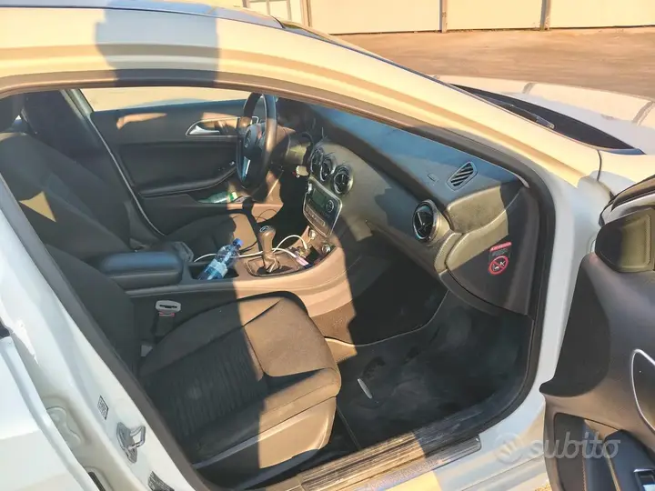 Mercedes-Benz A 160 2015 photo 5