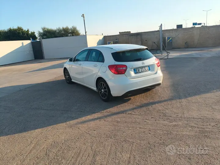 Mercedes-Benz A 160 2015 photo 3