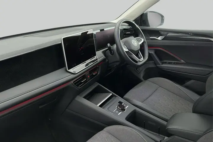 Volkswagen Tiguan 2025 photo 2