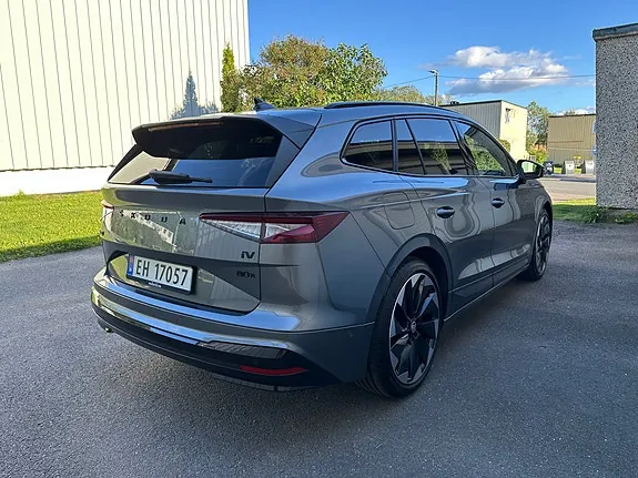 Skoda Enyaq 2023 photo 2