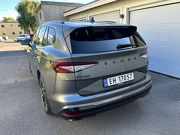 Skoda Enyaq 2023 photo 3