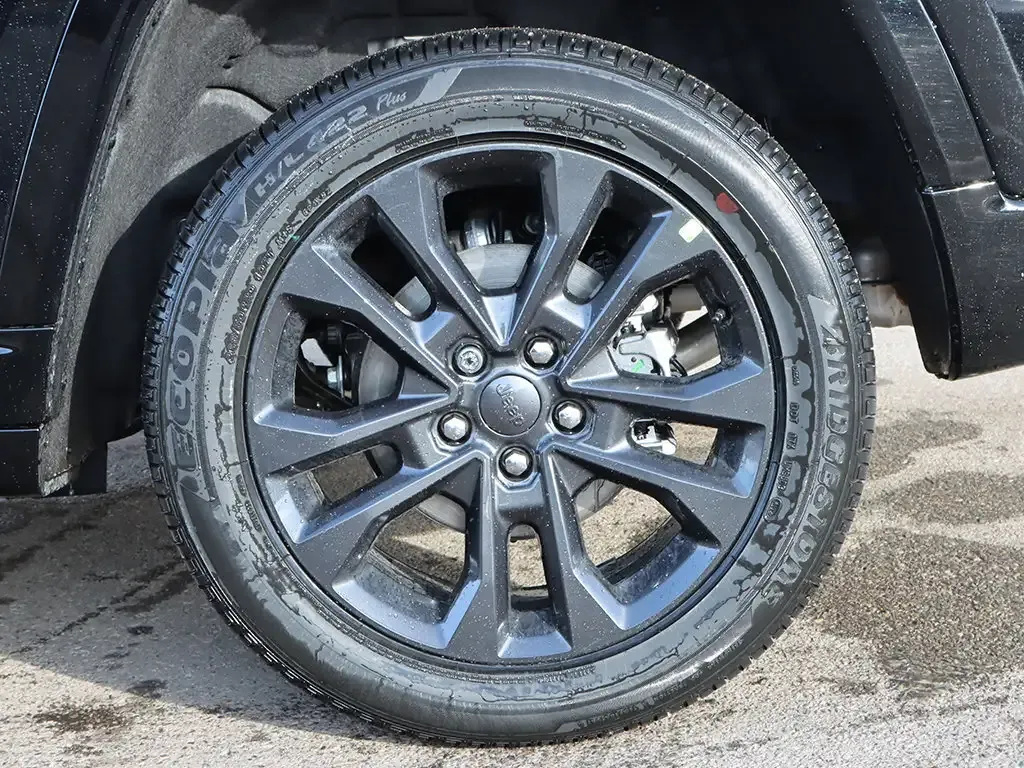 Jeep Grand Cherokee 2026 photo 4