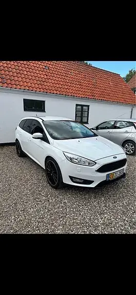 Ford Focus 2015 photo 2