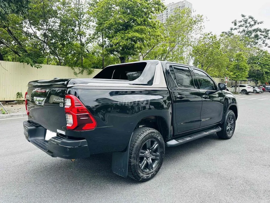 Toyota Hilux 2024 photo 4