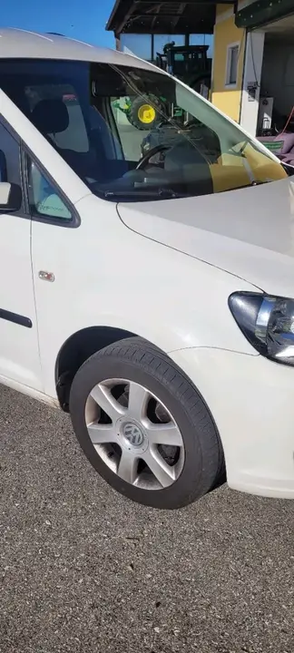 Volkswagen Caddy 2012 photo 2