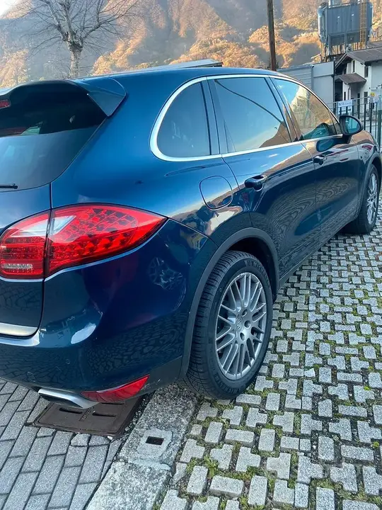 Porsche Cayenne 2012 photo 4