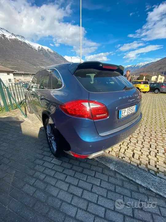 Porsche Cayenne 2012 photo 3