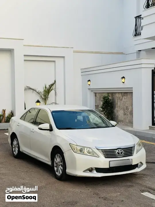 Toyota Camry 2014 photo 2
