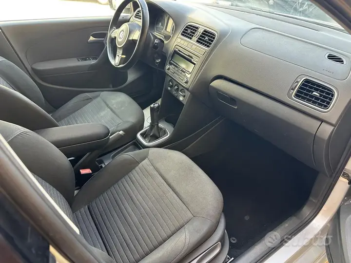 Volkswagen Polo 2012 photo 4