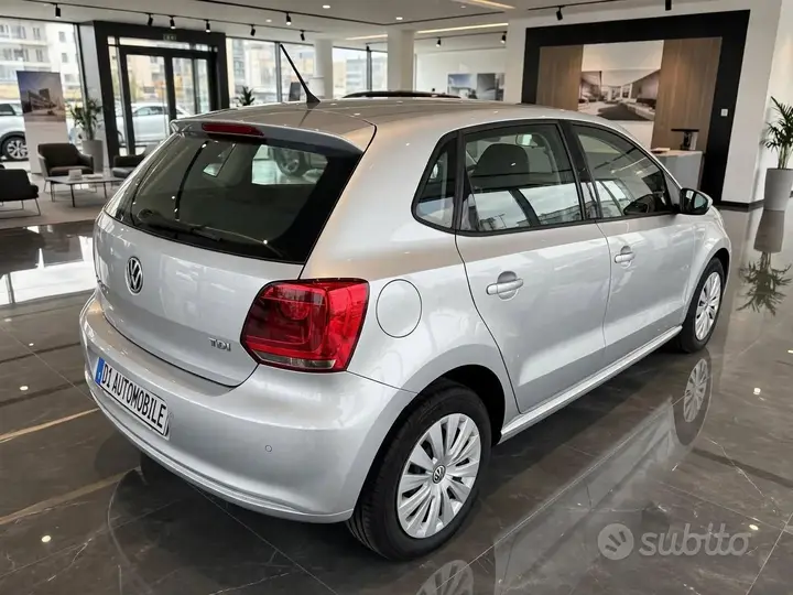 Volkswagen Polo 2012 photo 3