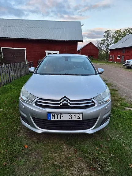 Citroen C4 2012 photo 2
