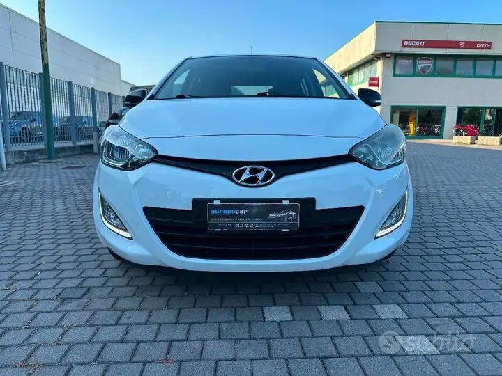 Hyundai I20 2014 photo 3