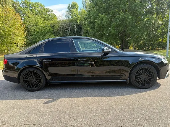 Audi A4 2011 photo 3