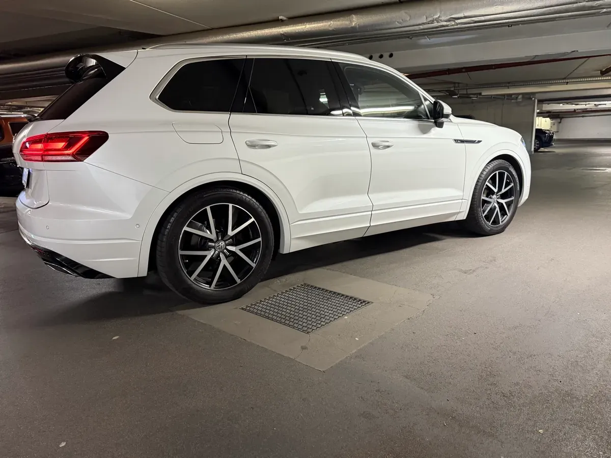 Volkswagen Touareg 2019 photo 2