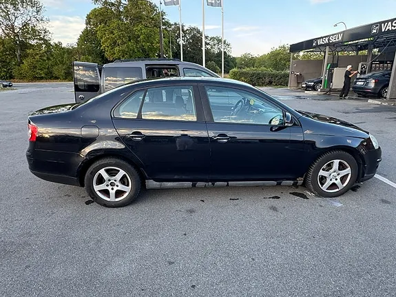 Volkswagen Jetta 2008 photo 4