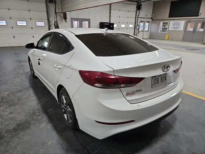 Hyundai Elantra 2018 photo 3