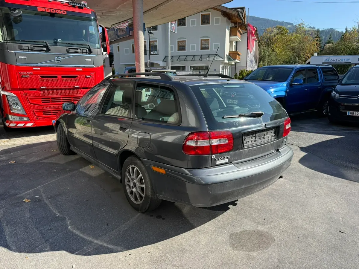 Volvo V40 2012 photo 3
