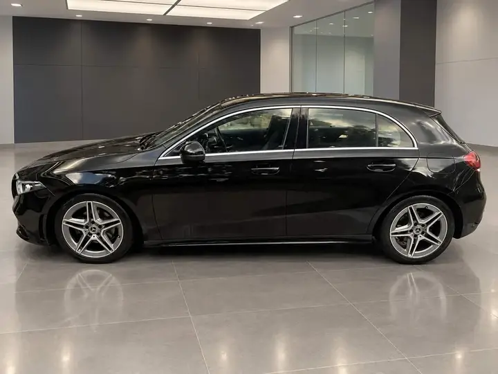 Mercedes-Benz A-Class 2019 photo 2