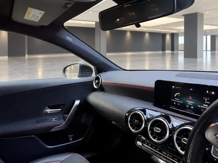 Mercedes-Benz A-Class 2019 photo 3