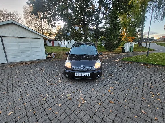 Toyota Yaris Verso 2003 photo 4