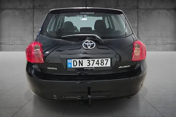 Toyota Auris 2010 photo 5