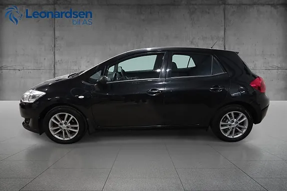 Toyota Auris 2010 photo 3