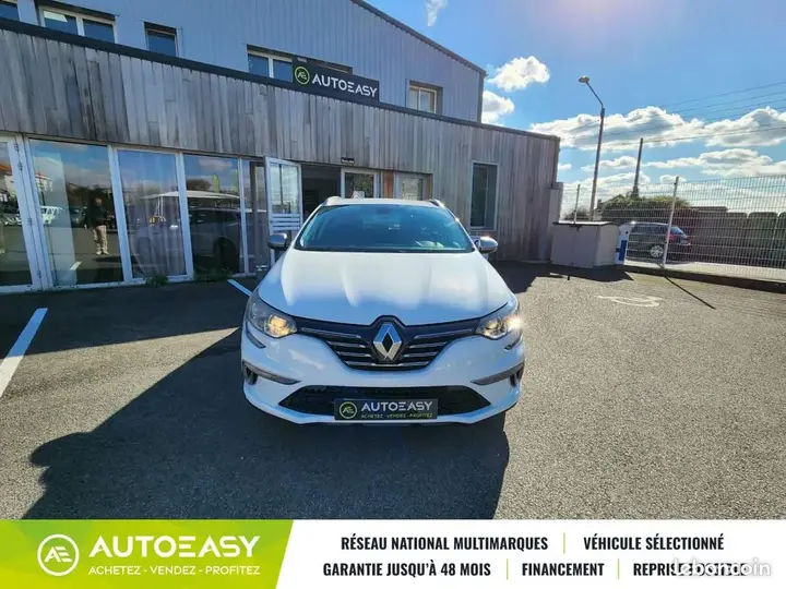 Renault Megane 2018 photo 3