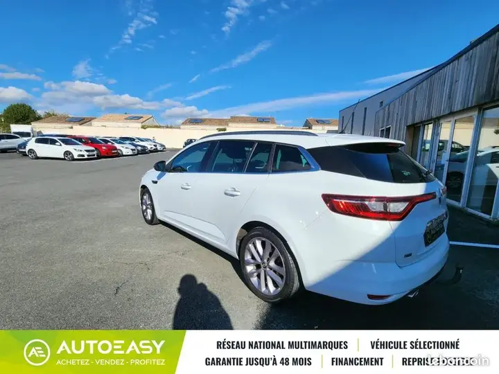 Renault Megane 2018 photo 2