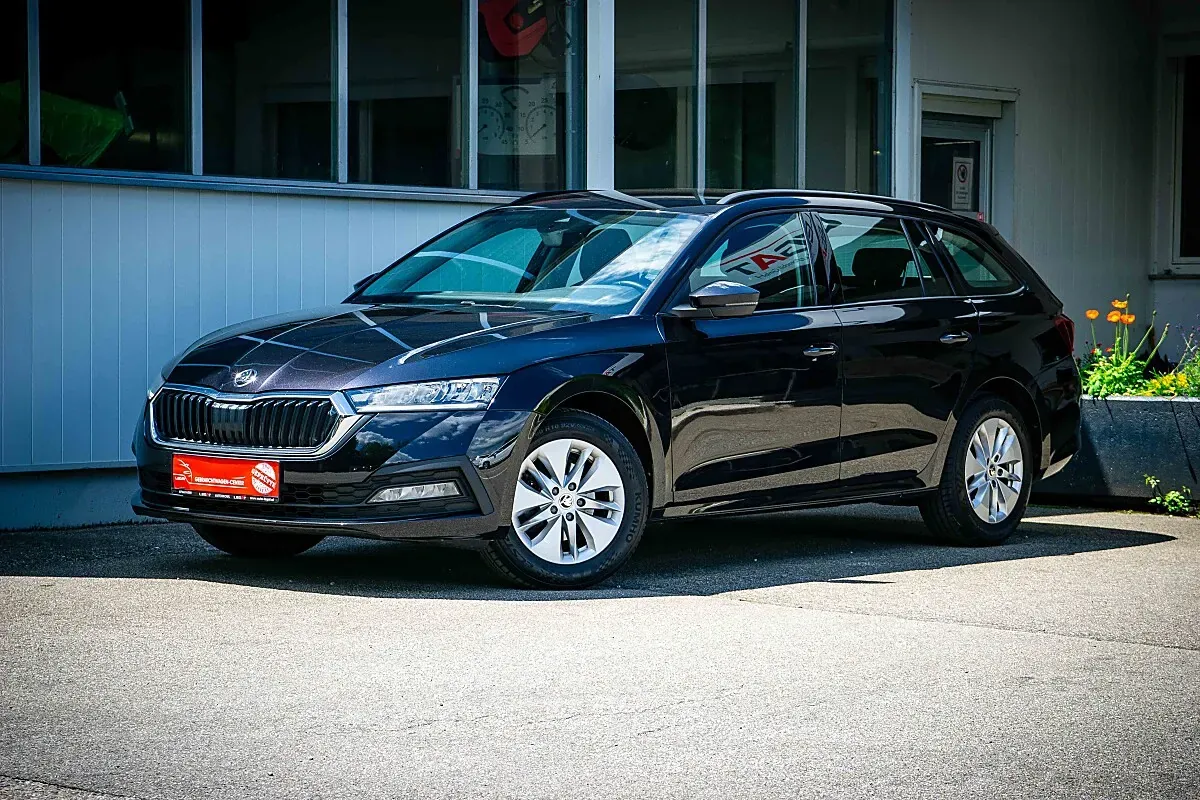 Skoda Octavia 2022 photo 2