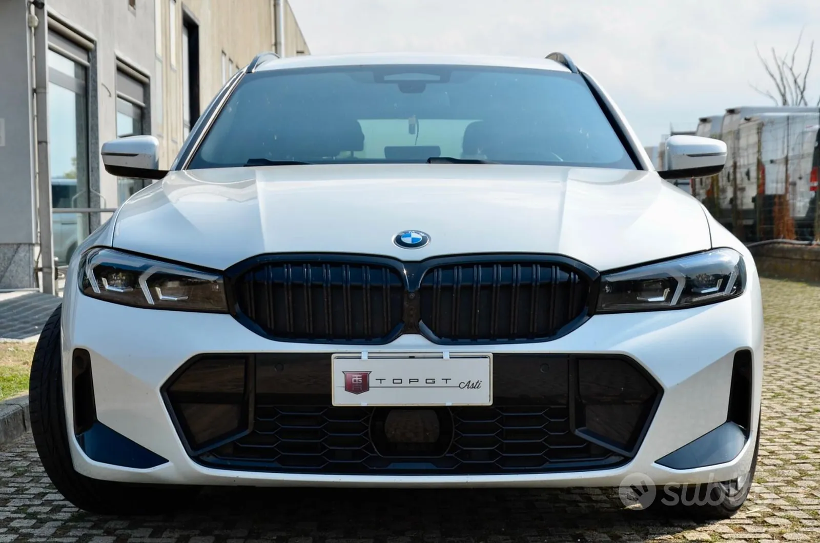 BMW 320D 2023 photo 2