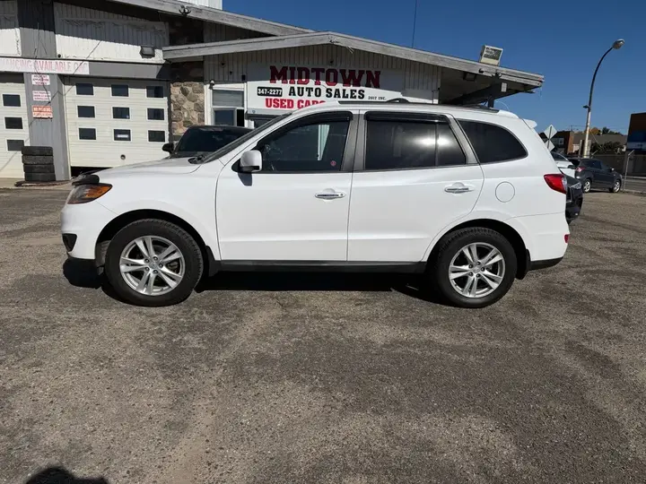 Hyundai Santa Fe 2011 photo 4