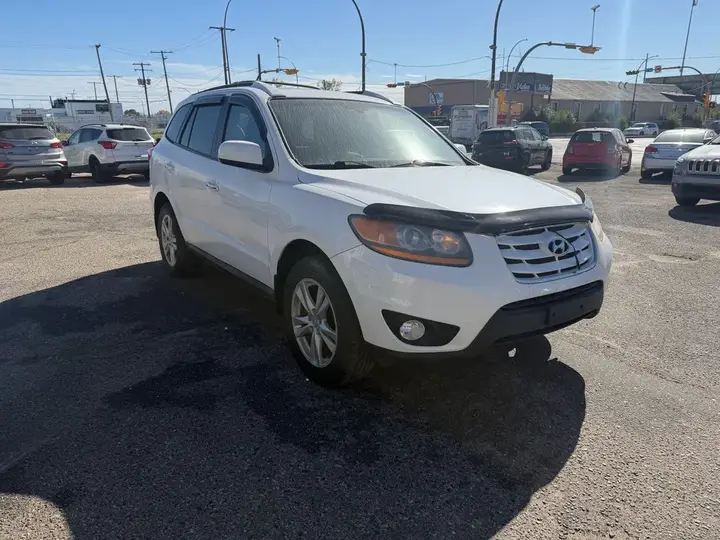 Hyundai Santa Fe 2011 photo 2