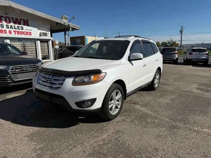 Hyundai Santa Fe 2011 photo 3