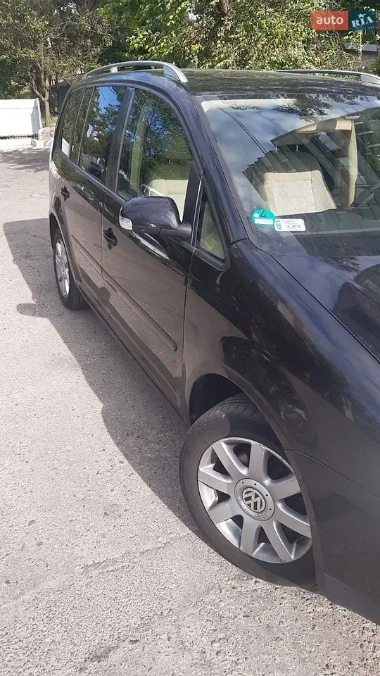 Volkswagen Touran 2004 photo 2