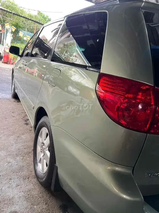 Toyota Sienna 2009 photo 4