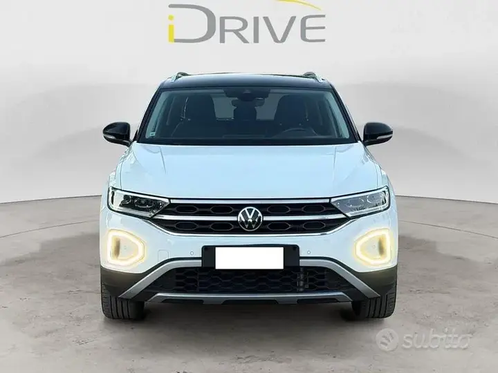 Volkswagen T-Roc 2023 photo 2