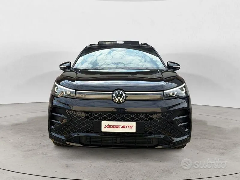 Volkswagen Tiguan 2024 photo 2