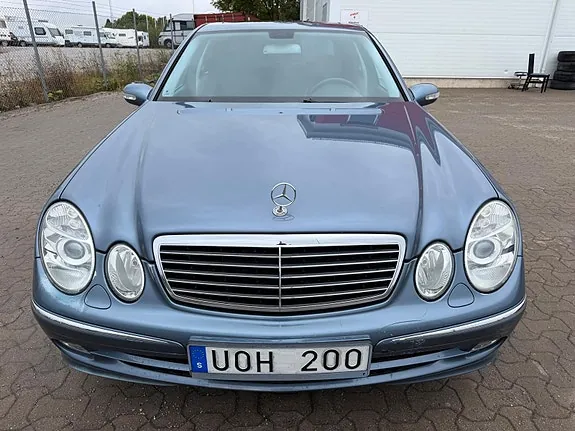 Mercedes-Benz E240 2004 photo 4