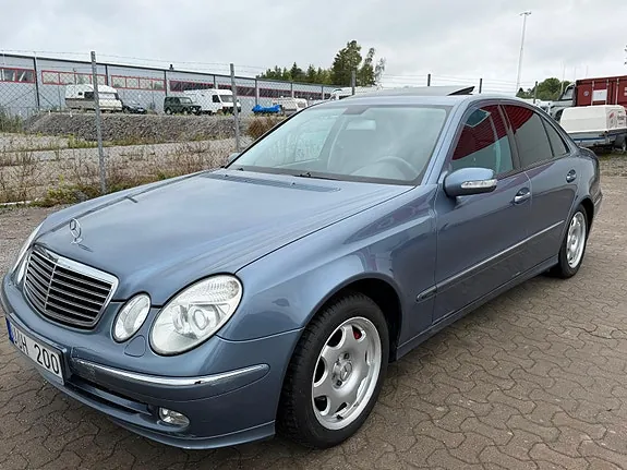 Mercedes-Benz E240