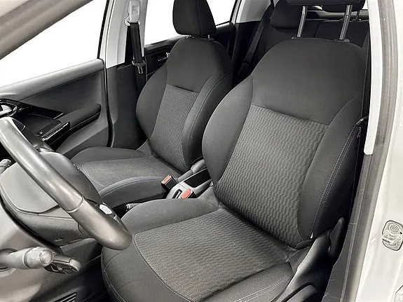 Peugeot 208 2017 photo 5