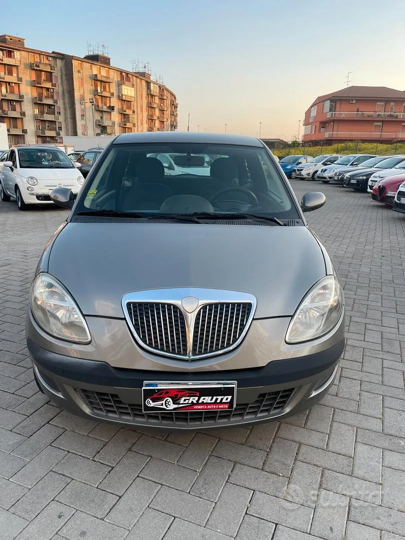Lancia Ypsilon 2004 photo 2