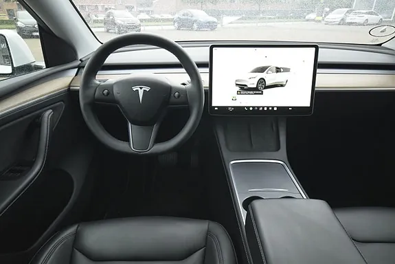 Tesla Model Y 2024 photo 2