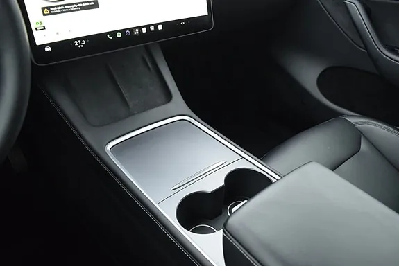 Tesla Model Y 2024 photo 3