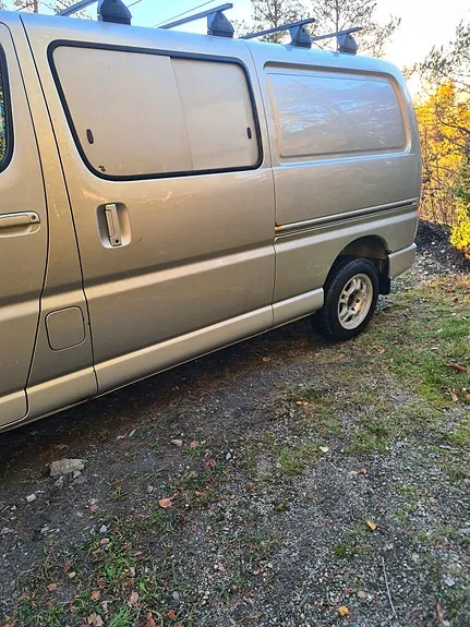 Toyota Hiace 2010 photo 4