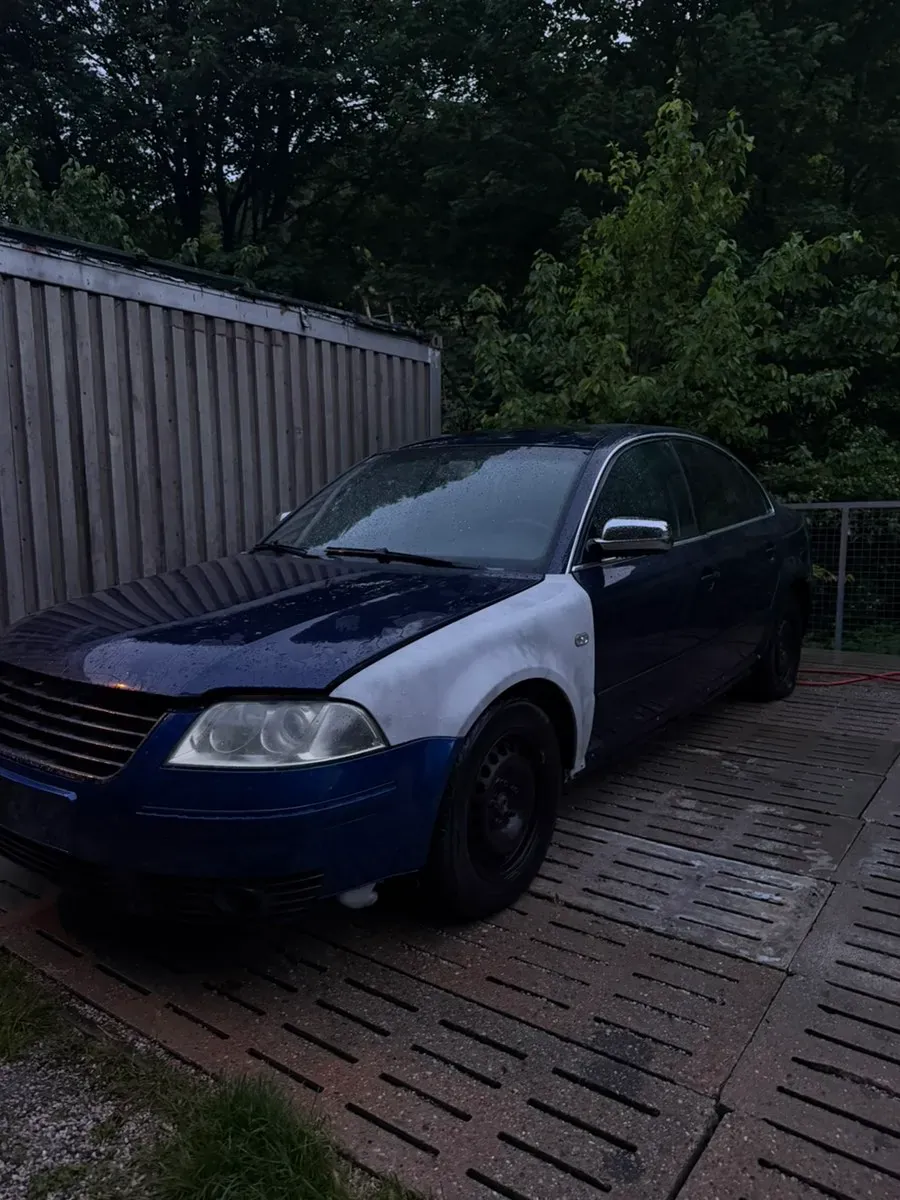 Volkswagen Passat 2003 photo 2