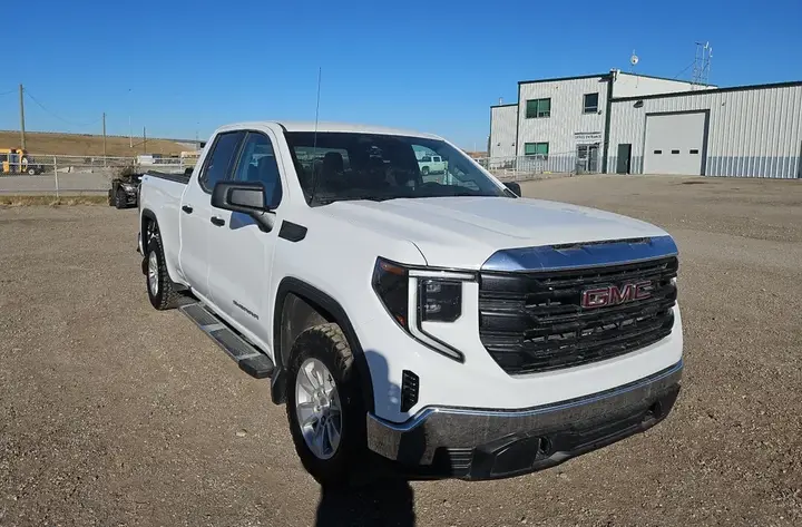 GMC Sierra 1500 2023 photo 2