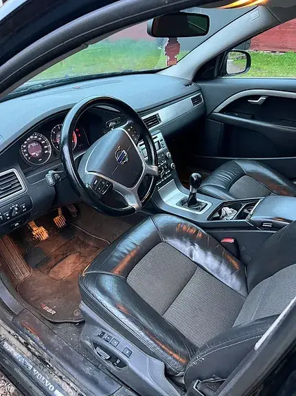 Volvo V70 2010 photo 5